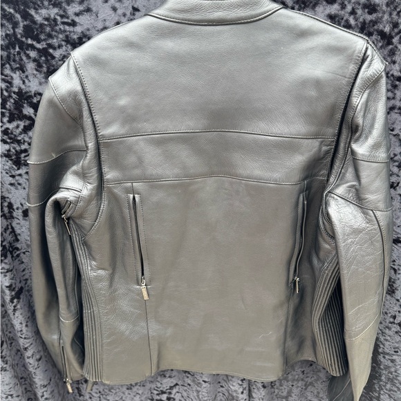 Women's Black Leather Jacket - Picture 8 of 10